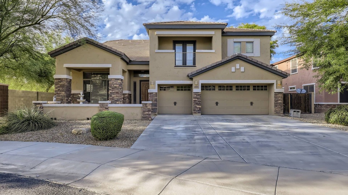 Palm Valley House | Spacious home in the heart of the West Valley with heated pool and game room