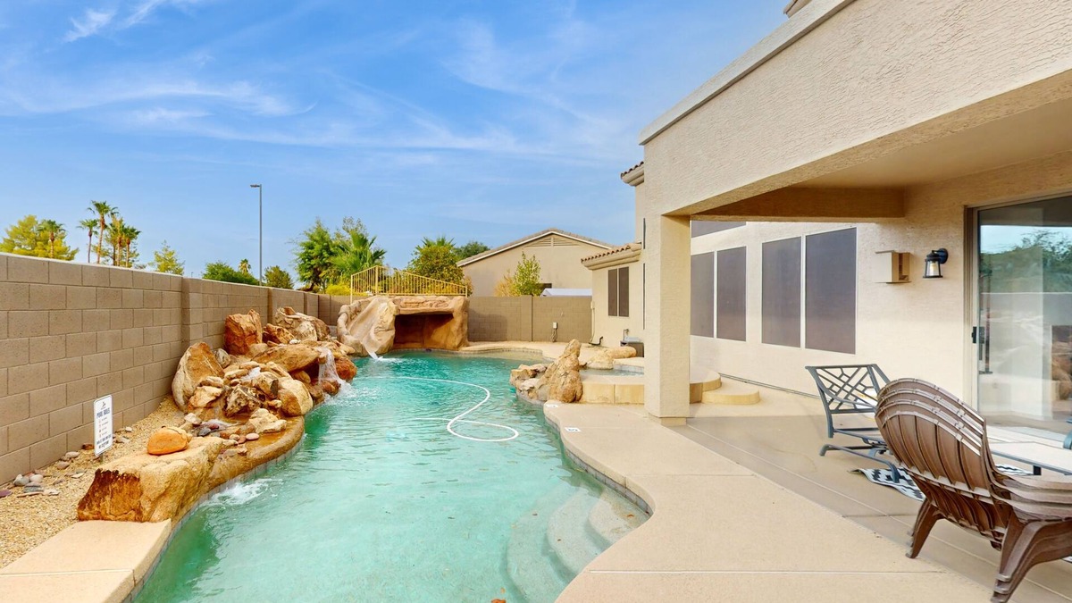 Finley Farms South House | Spacious home, near attractions with enclosed yard, heated spa & pool