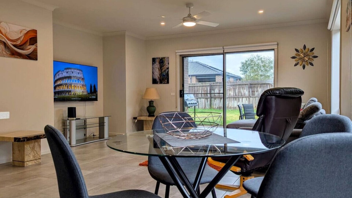 Curlewis House | Spacious home near Bellarine Peninsula Trail