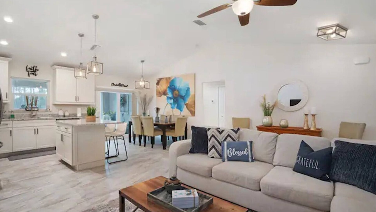 North Port House | Spacious Home near Warm Mineral Springs, Beaches and Fun Outdoor Activities