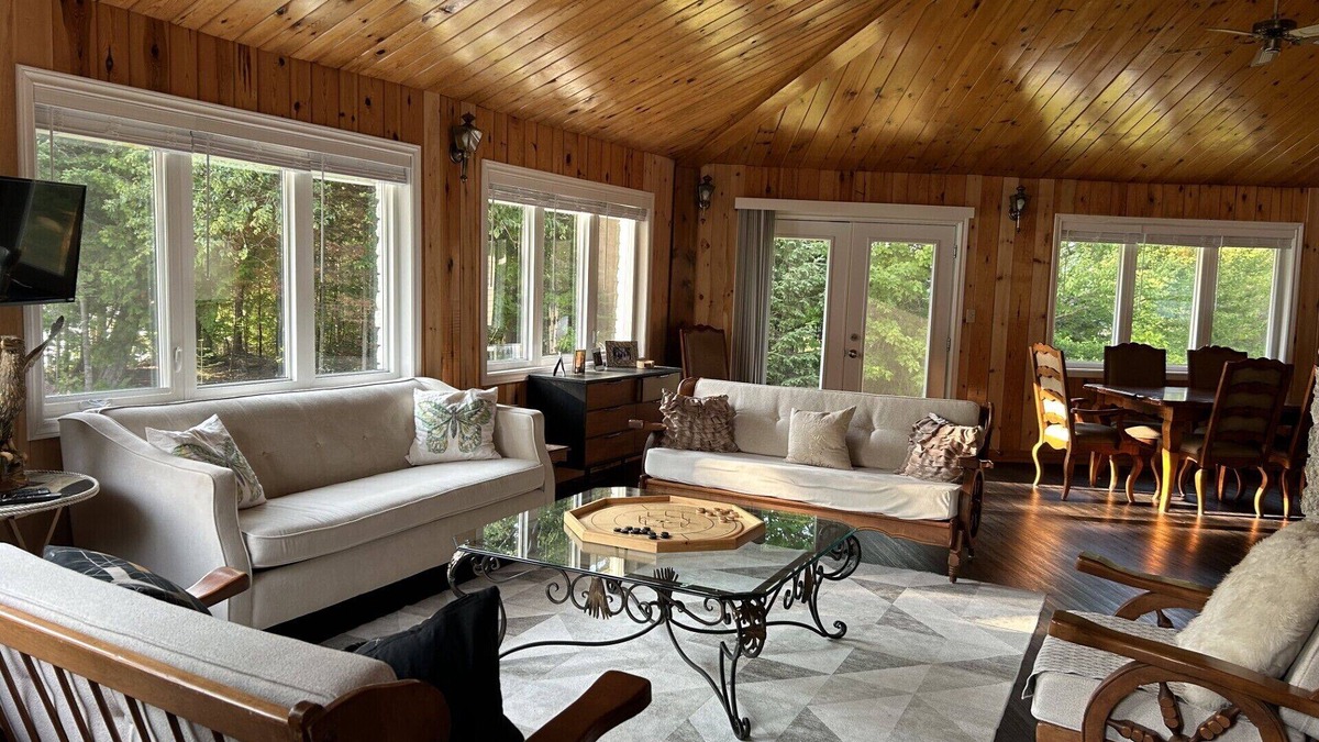 Algoma District House | Spacious home on Lake Superior