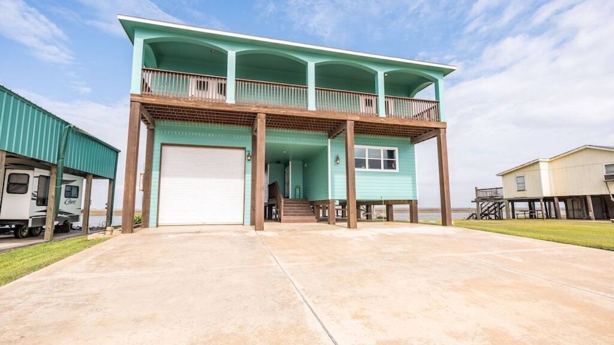 Cedar Lane House | Spacious Home on ICW w/Fabulous Patios on Sargent Beach & ICW Side!