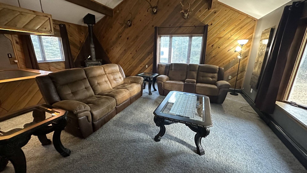 Delta Junction House | Spacious home on a private drive close to town. Warm cozy home away from home.