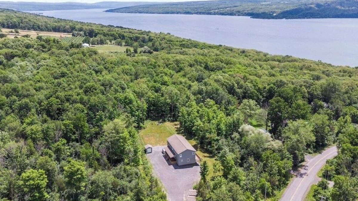 Lansing House | Spacious Home Sleeps 20! Dogs OK