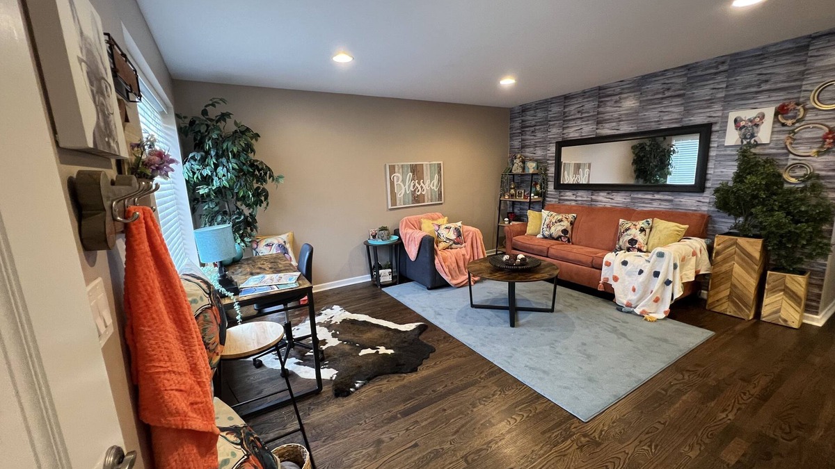 Clinton Township House | Spacious Home| Pet Friendly| Ideal for Long Stays