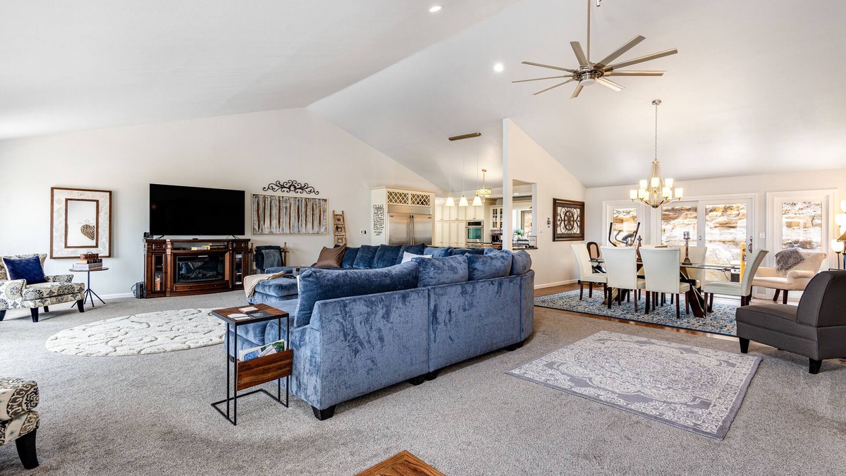 Northwest Colorado Springs House | Spacious home with gorgeous mountain views, private deck, WiFi & W/D