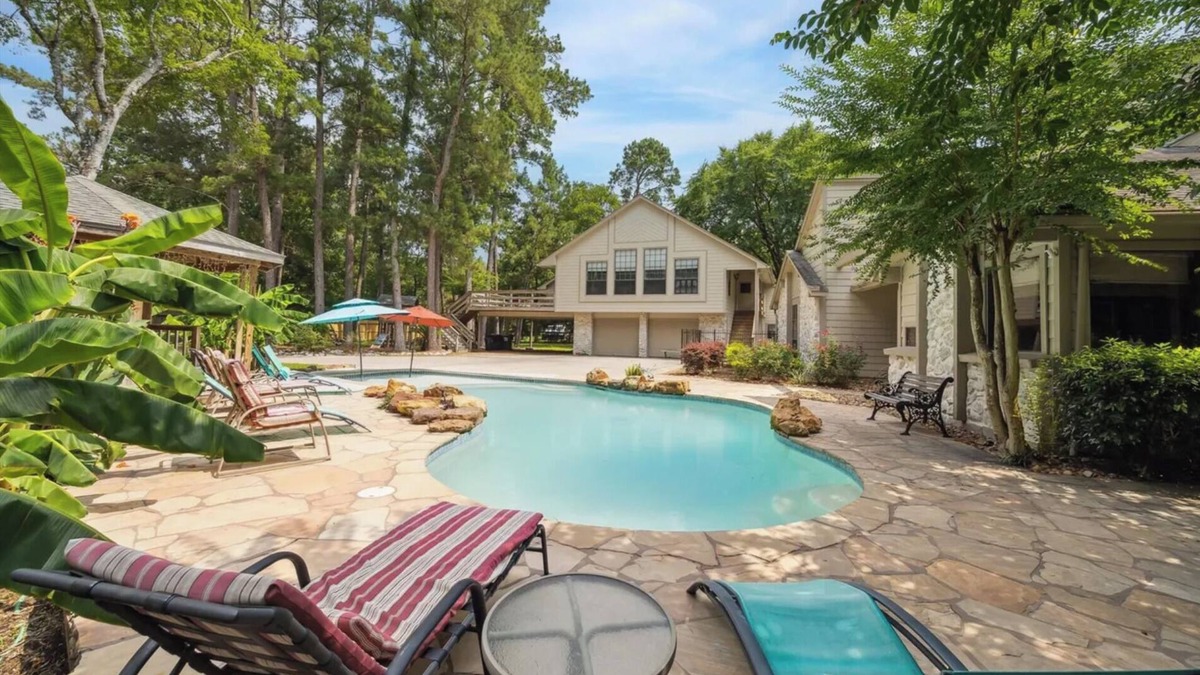 Decker Place House | Spacious Home w/Pool, Hottub & Guest House