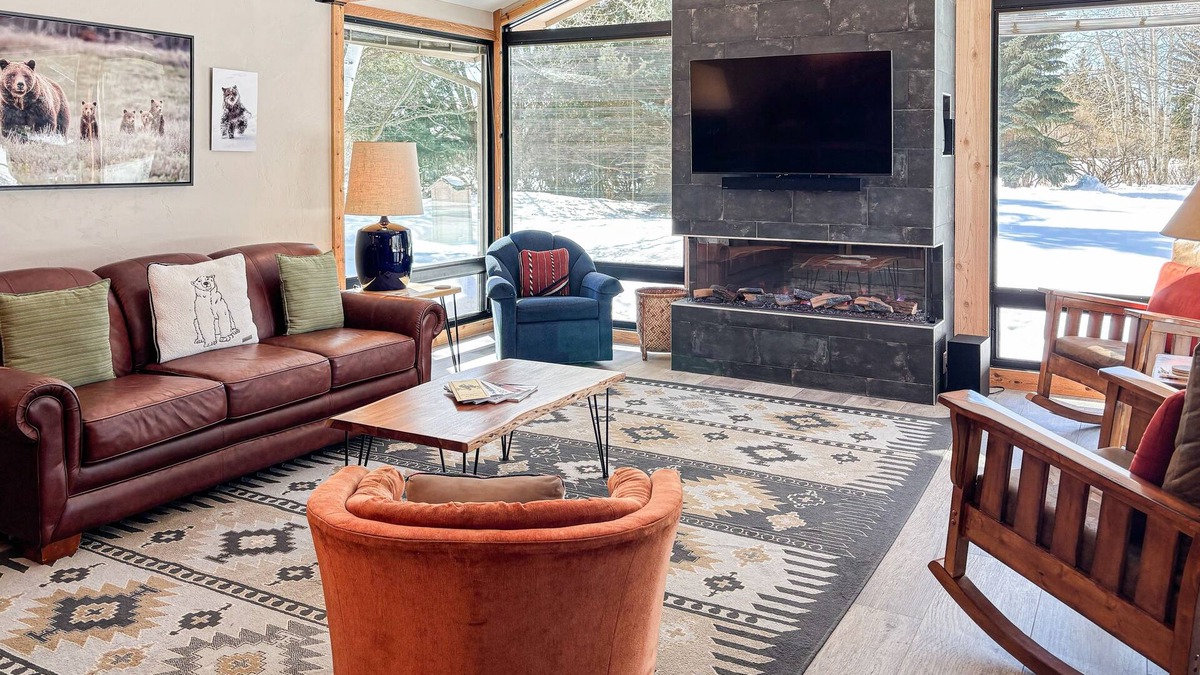 Jackson Hole House | Spacious home with deck, washer/dryer, mountain views & high-speed WiFi