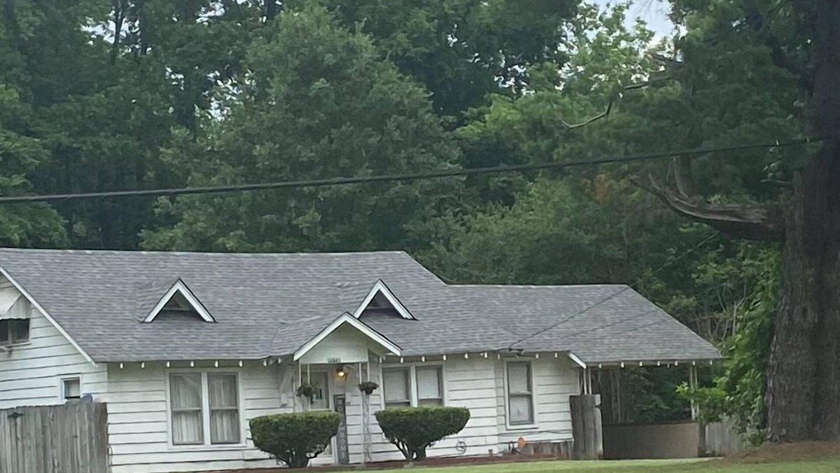 Whitehaven House | Spacious Home with Large Backyard Minutes from Graceland and Downtown Memphis
