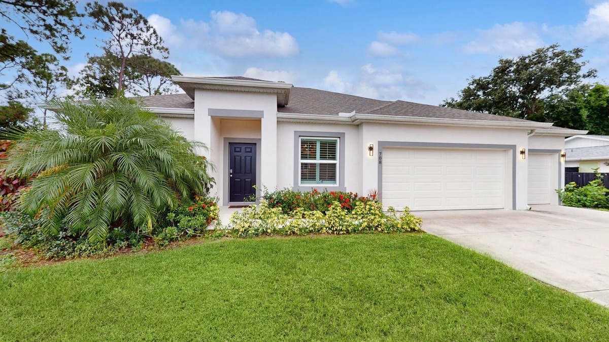 Sebastian Highlands House | Spacious home with private porch, hammock, close to boat ramps