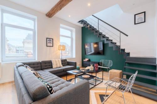 Roubaix House | Spacious house 11 bedrooms 8 bathrooms 22 people.