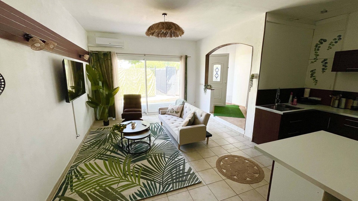 Mauguio House | Spacious house for 6 with pool table