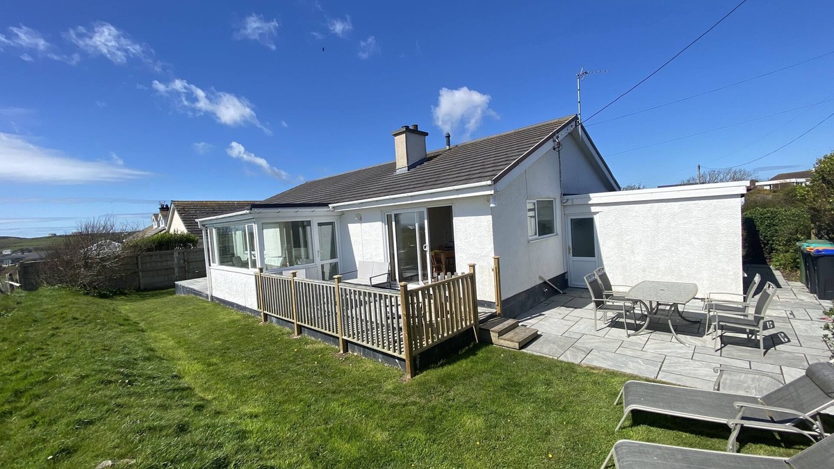 Rhoscolyn House | Spacious house in Rhoscolyn with amazing sea views and a short walk to the beach