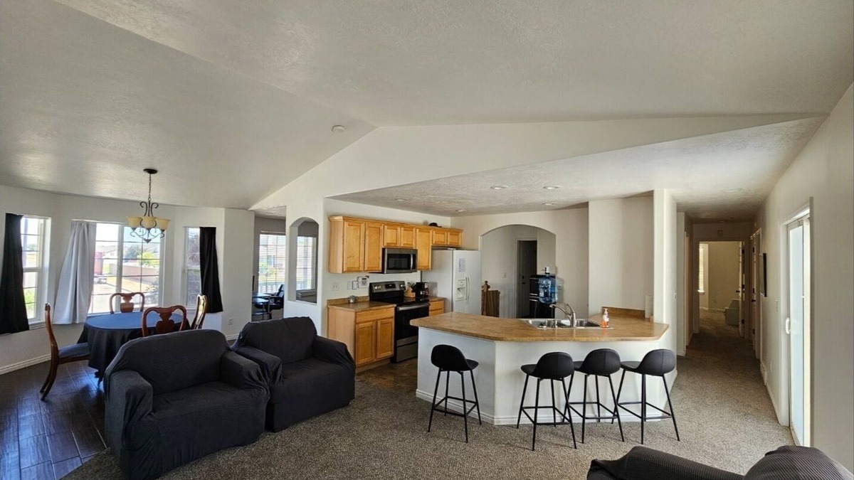 West Valley City House | Spacious House Near SLC Airport