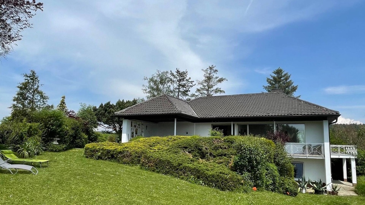 Lichtenfels House | Spacious house with garden and magnificent views of the Upper Main Valley