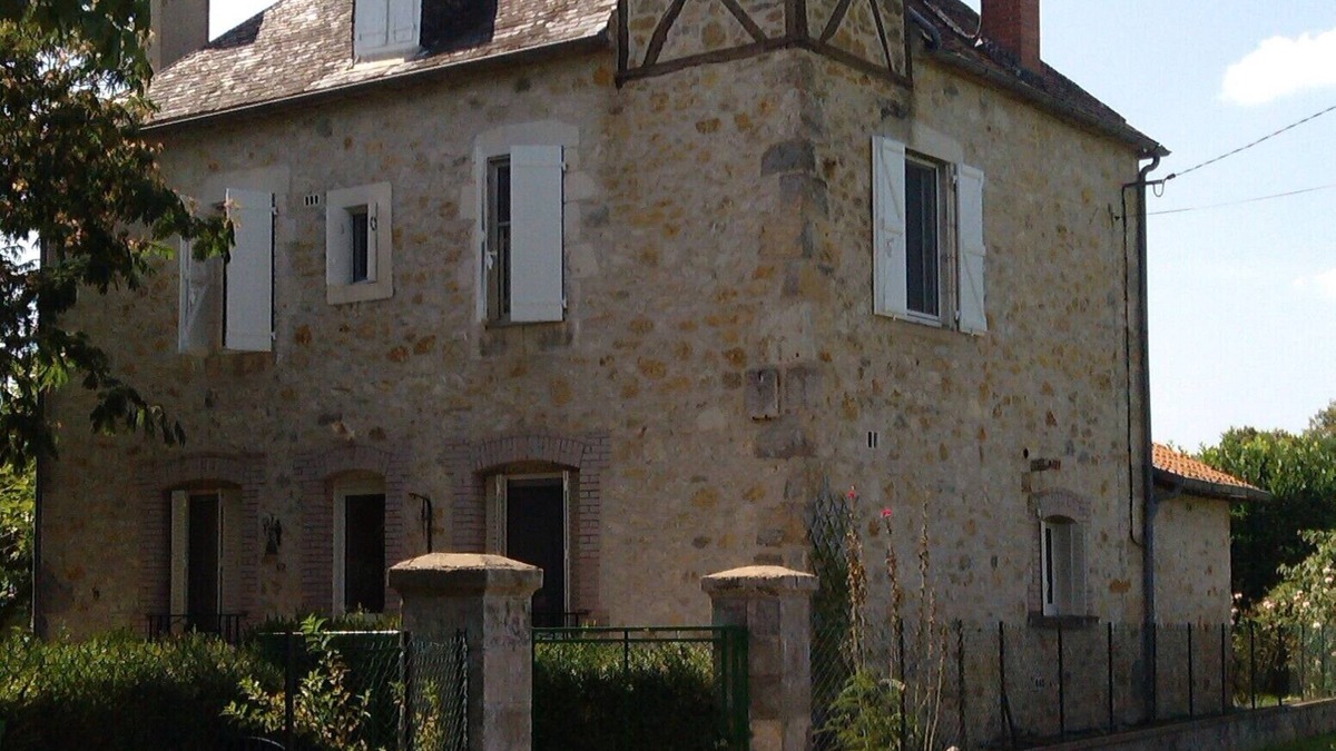 Vayrac House | Spacious House with large garden in Dordogne valley close to Rocamadour.