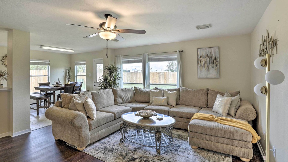 Clodine House | Spacious Houston Home ~ 22 Mi to Downtown!