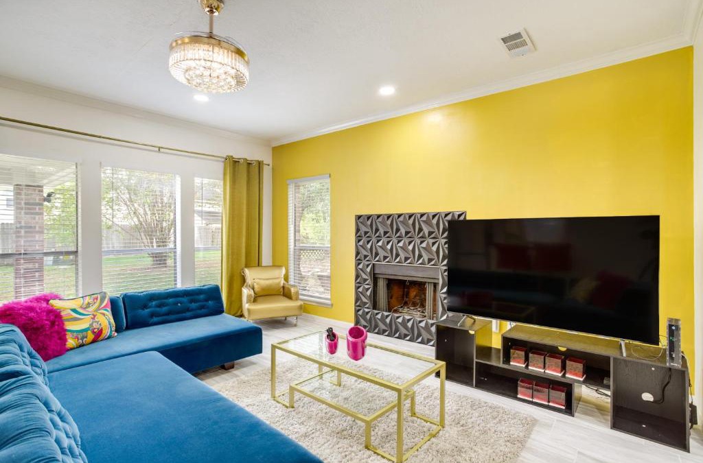 Barker House | Spacious Houston Home with Patio, Grill and Fireplace!
