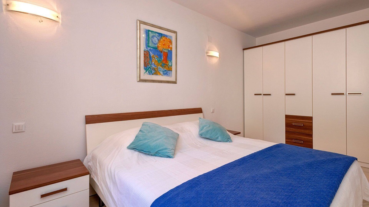 Krizna luka Apartment | Spacious Hvar Town 3 Bedroom Apartment With Large Terrace