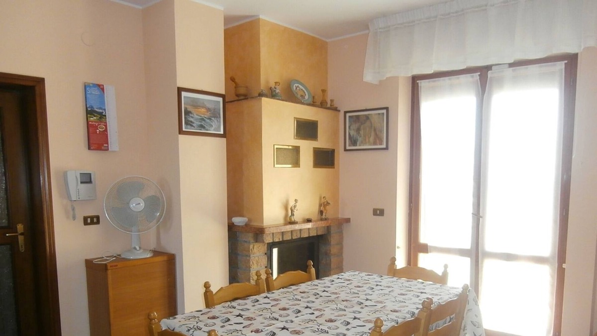 Roseto degli Abruzzi House | Spacious and welcoming apartment on a hill overlooking the sea