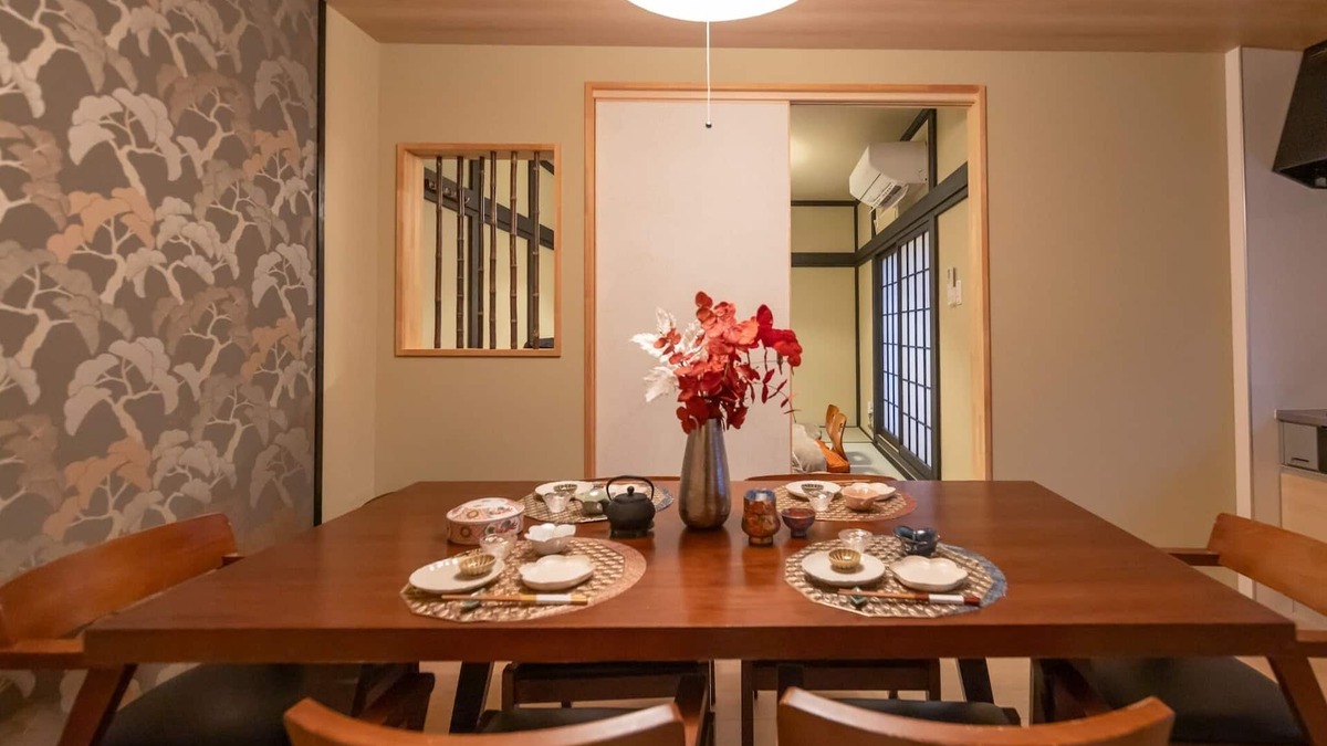 Nishinari House | Spacious Japanese Townhouse Direct Access from KIX 10 Pax 3 bathrooms 3 bedrooms - whirlpool/Osaka Ōsaka