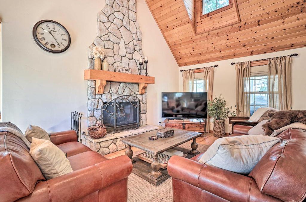 Lake Arrowhead House | Spacious Lake Arrowhead Home with Putting Green