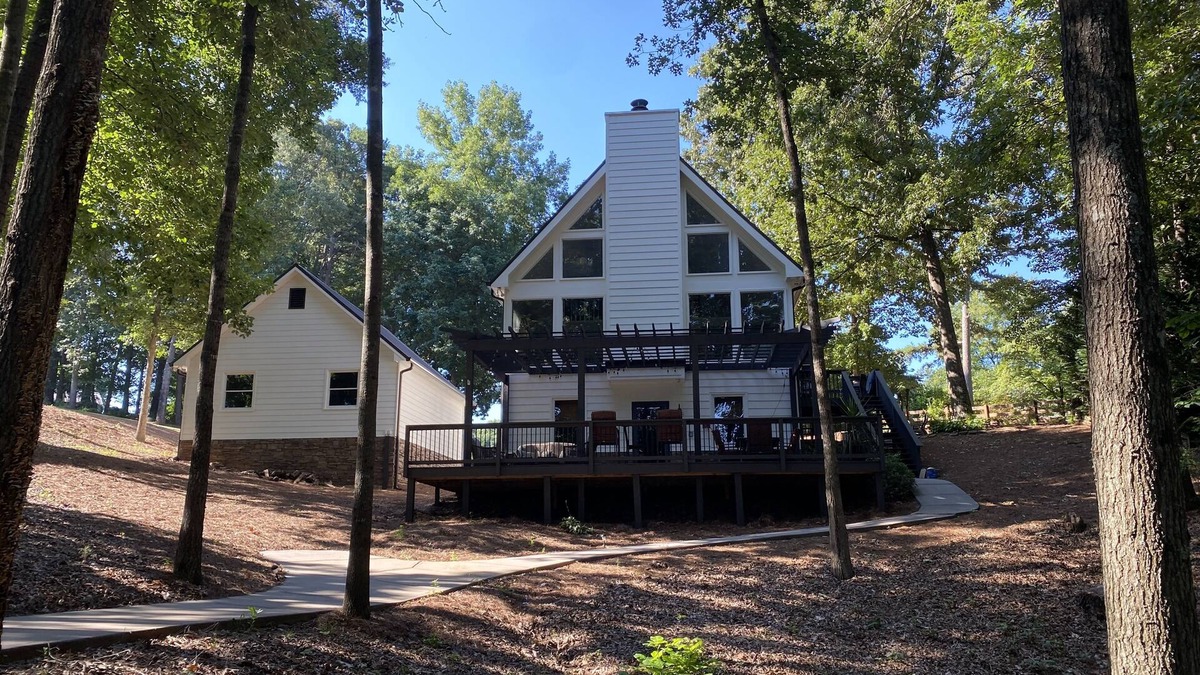 Gumlog House | Spacious Lake Hartwell home with large new dock