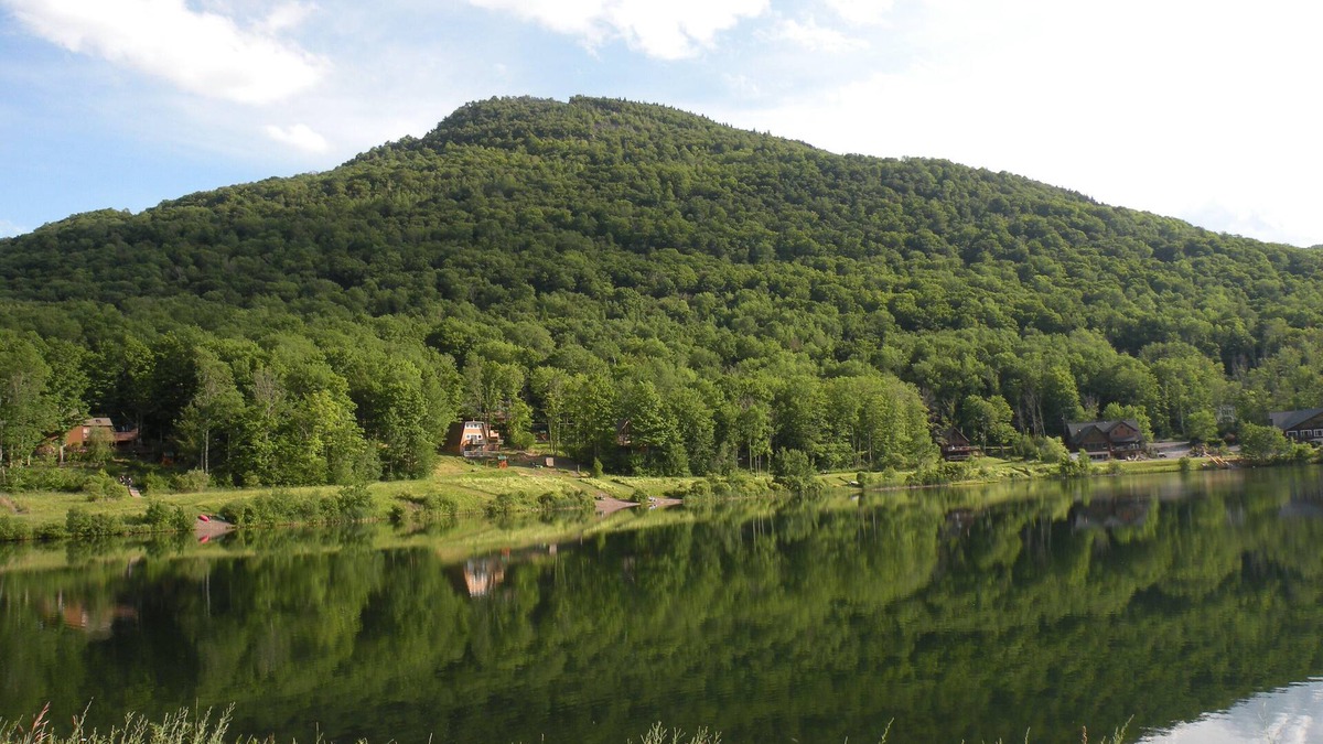 Hunter House | ⭐ Spacious Lake House Just Minutes From The Slopes ⭐
