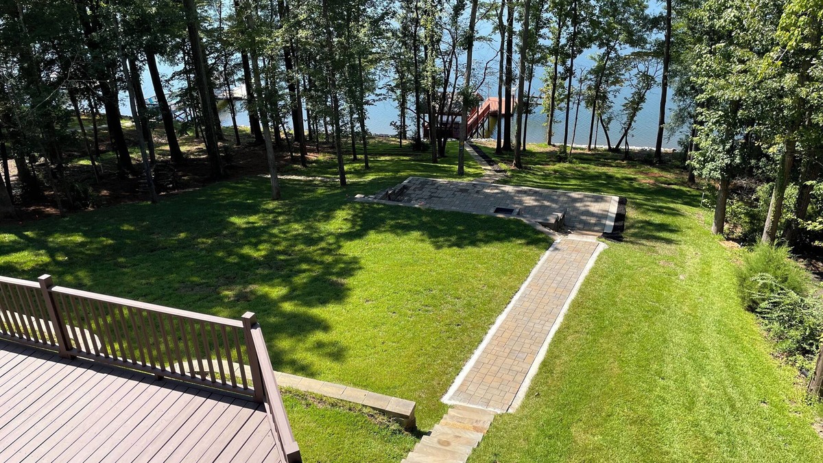 Prosperity House | Spacious Lake Murray Waterfront Retreat