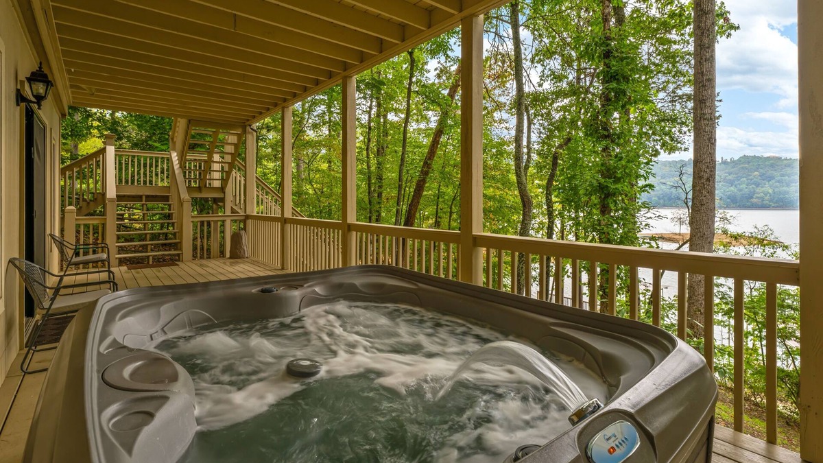 Sharps Chapel Cabin | Spacious Lakefront home with private dock, hot tub, grill & pool table