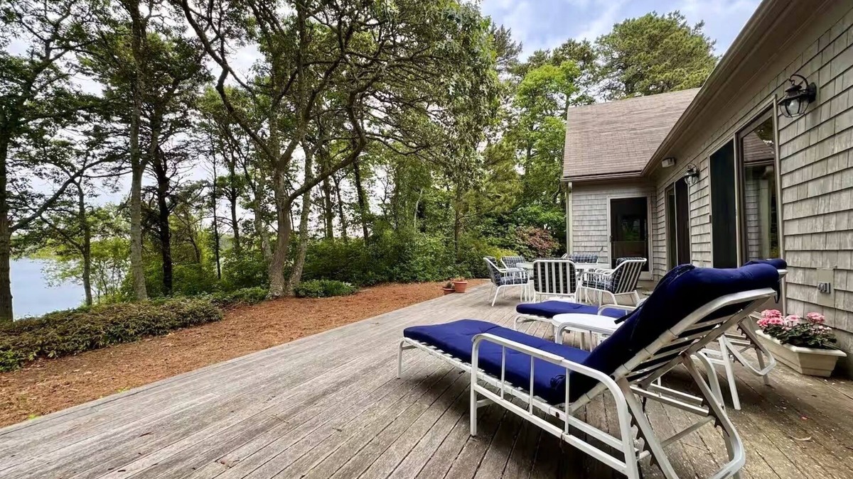 Chatham House | Spacious Lakefront Escape - Perfect for Families