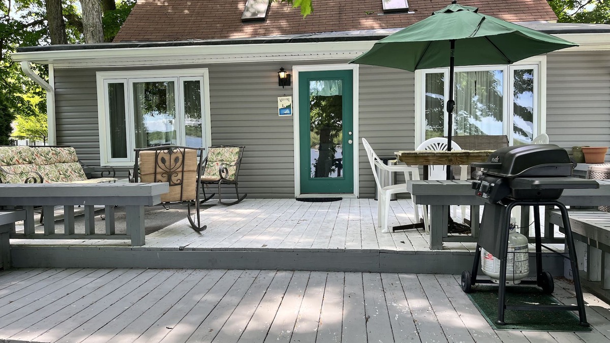 Norway Cottage | Spacious Lakefront House, Walkable to Indiana Beach