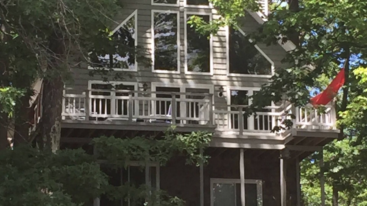 Fountain House | Spacious lakefront house on deep, all sports lake near Ludington & PM river