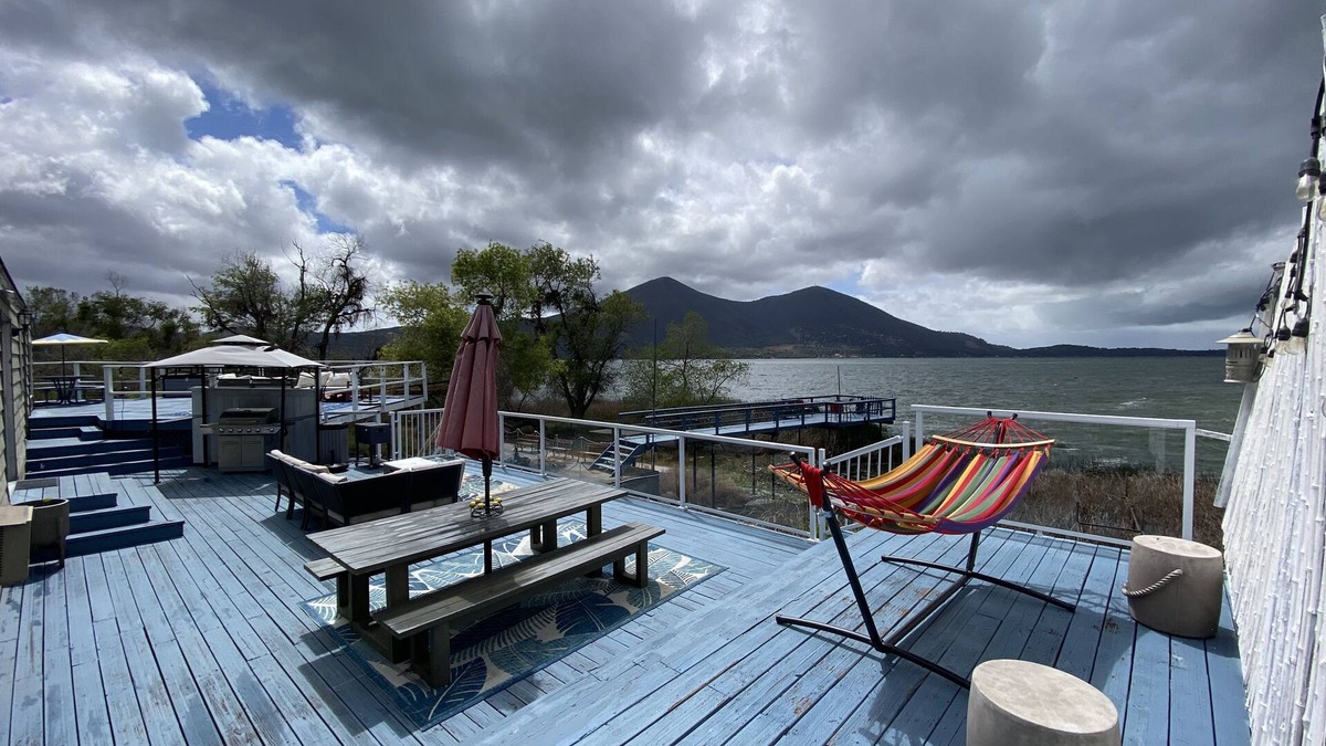 Clearlake House | Spacious Lakefront Oasis ☀ Huge Deck ☀ Scenic View