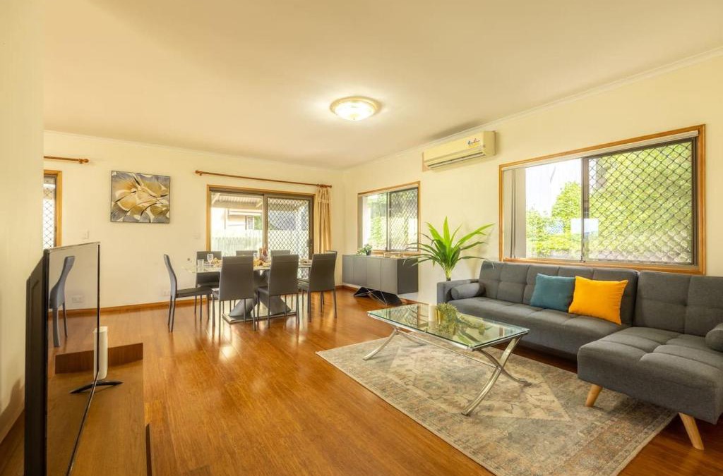 Sunnybank Hills House | Spacious Land Area 5Bedroom Home at Sunnybank New AC