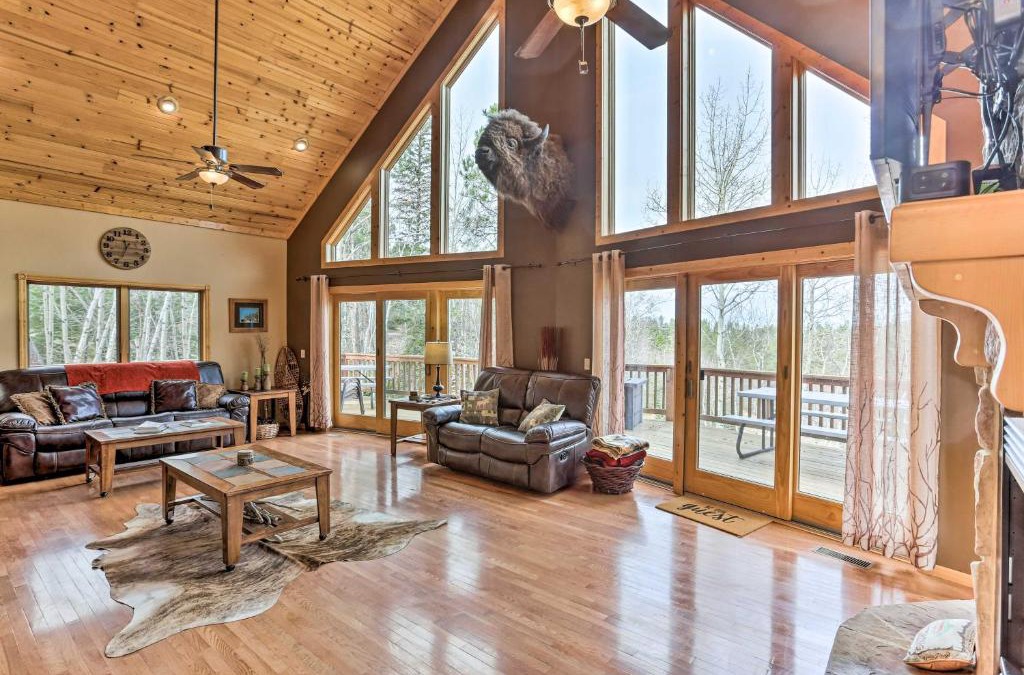 Deadwood House | Spacious Lead Getaway with Private Hot Tub and Deck!