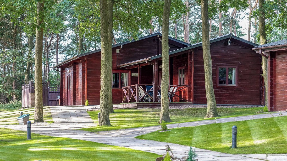 Overton-on-dee Ski Chalet | Spacious lodge with modern styling features.