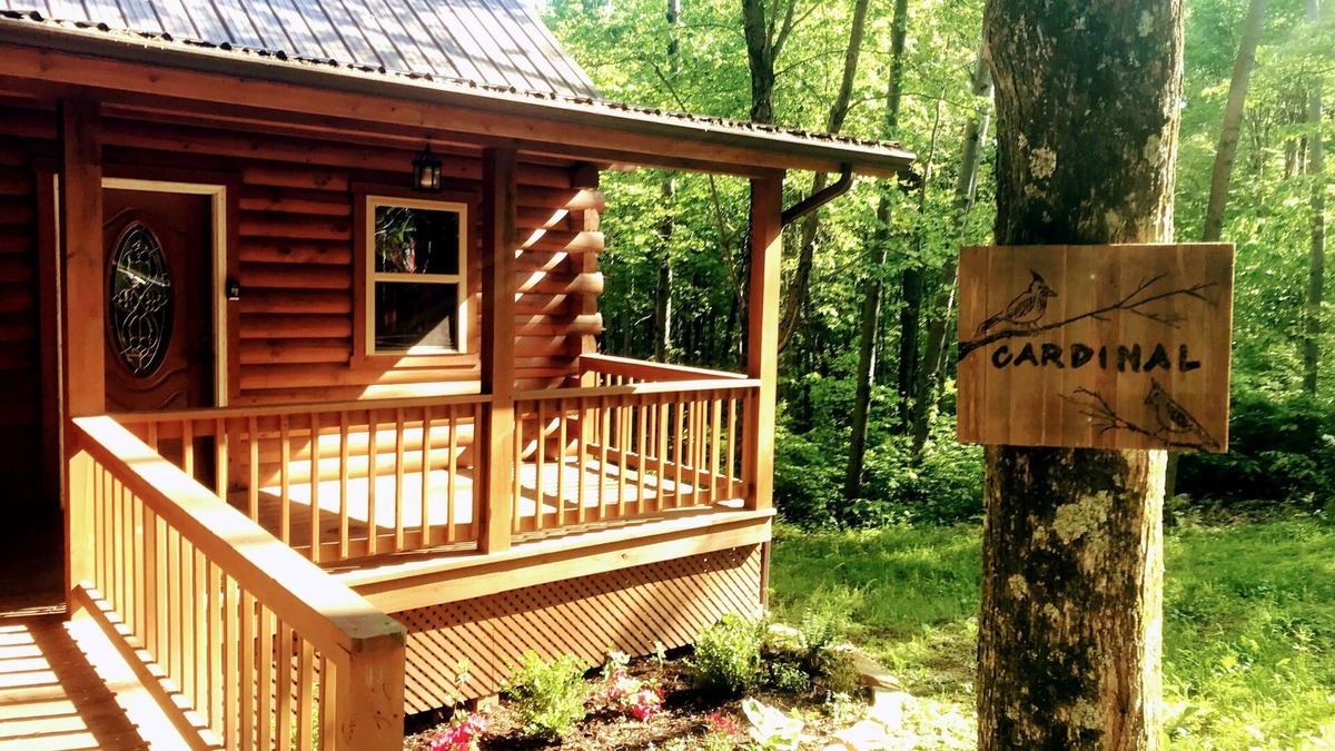 New Plymouth Cabin | Spacious Log Cabin with Hot Tub, Fire Pit, Large Decks & Wood Fireplace