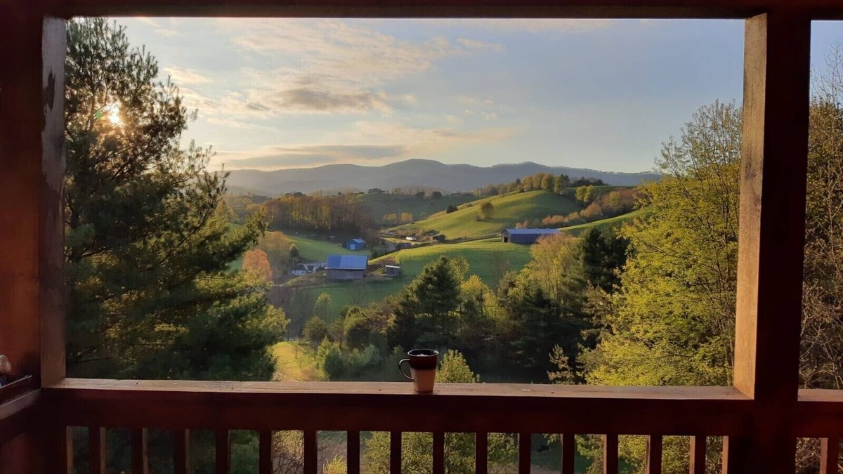 Butler Cabin | Spacious Log Cabin with Breathtaking Views