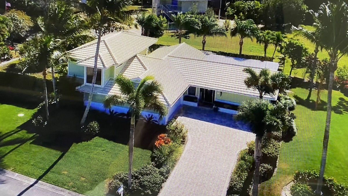 Sewall s Point House | Spacious Luxury Beach Town