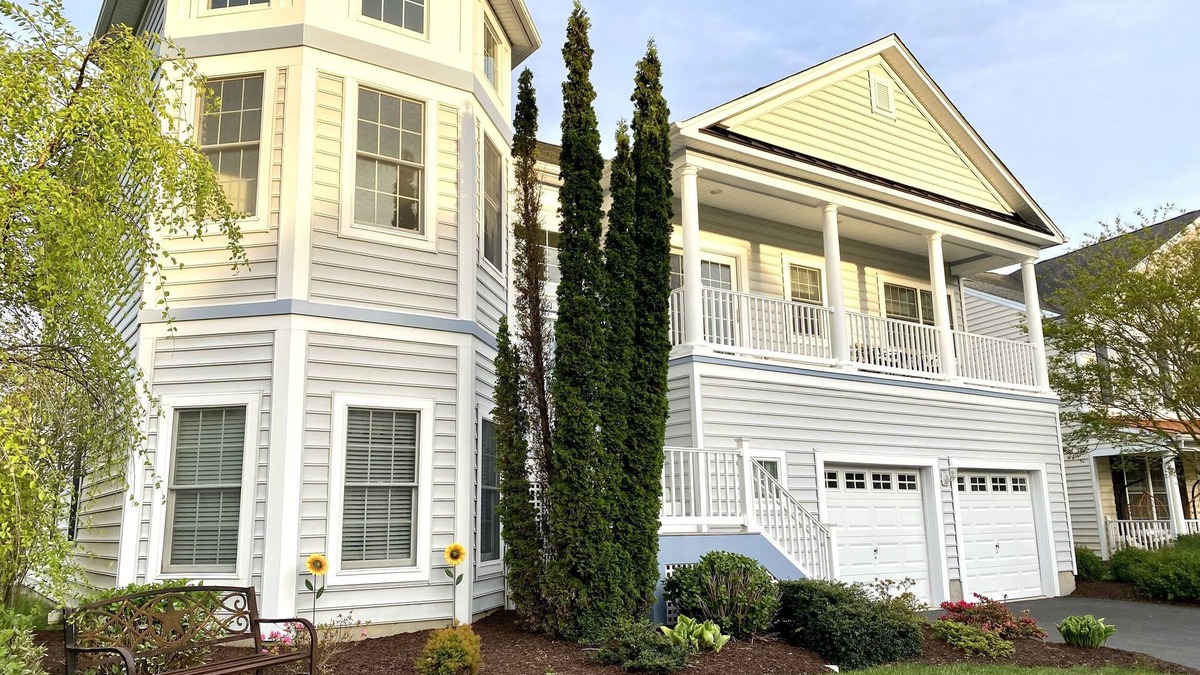 Bayside House | Spacious Luxury Home in Waterfront Resort with Indoor/Outdoor Pools