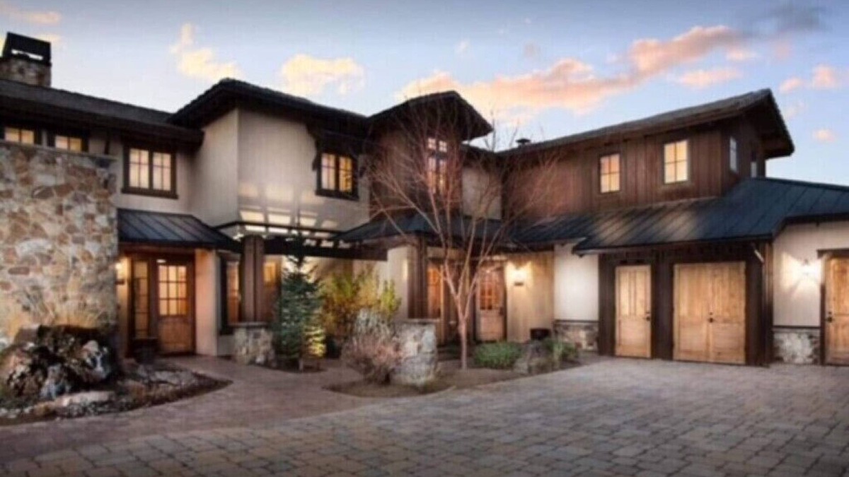 Pronghorn House | Spacious Luxury Townhome in Juniper Preserve at Pronghorn Golf Resort. n