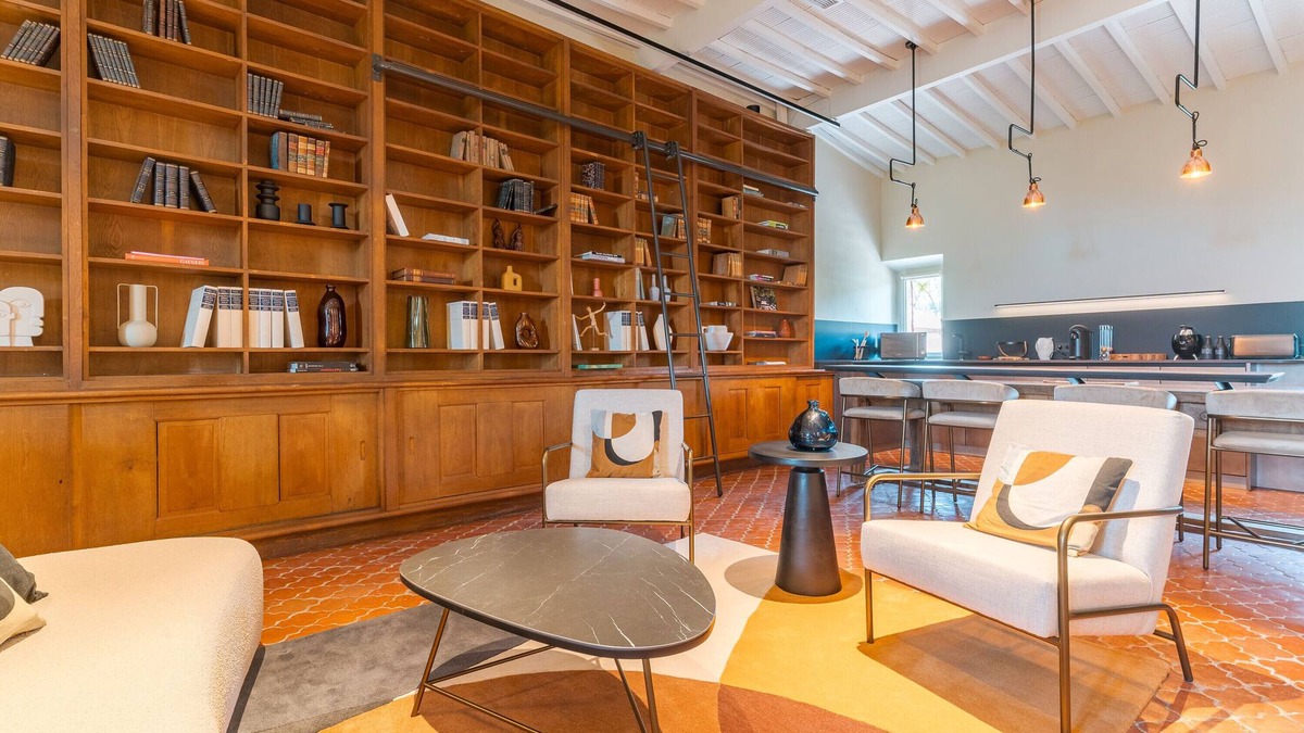 Chateauneuf-le-Rouge Apartment | Spacious, modern loft in a château near Aix.