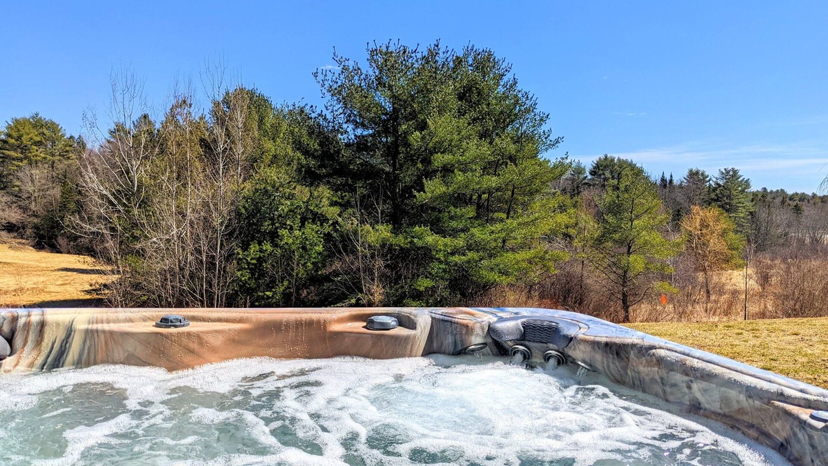 Topsham House | Spacious Maine Hideaway with Hot Tub and Game Room