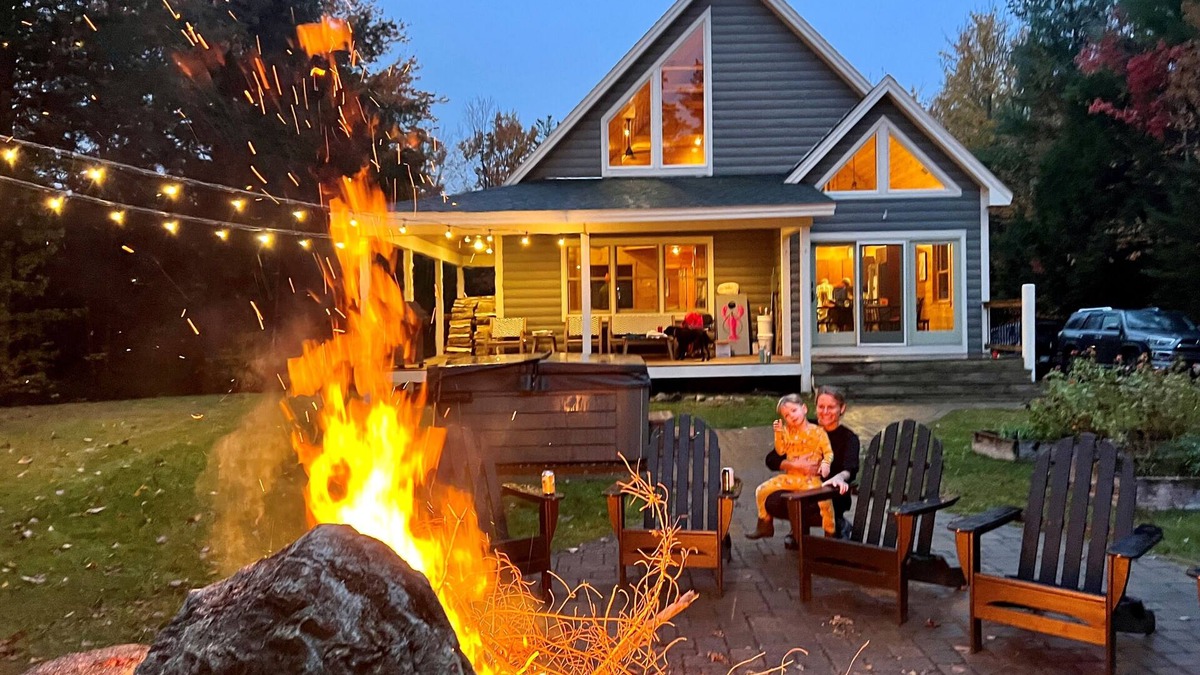 Greenwood Ski Chalet | Spacious Maine Mountain Escape – Sleeps 15, Hot Tub, Ping Pong & Trails