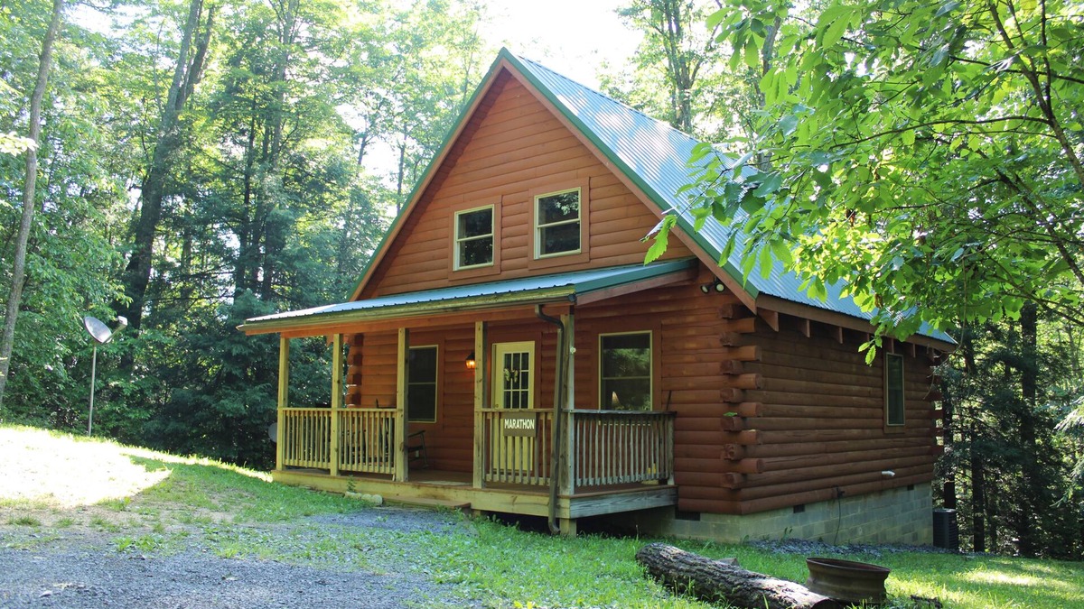 Hico Cabin | Spacious Marathon Cabin located in New River Area