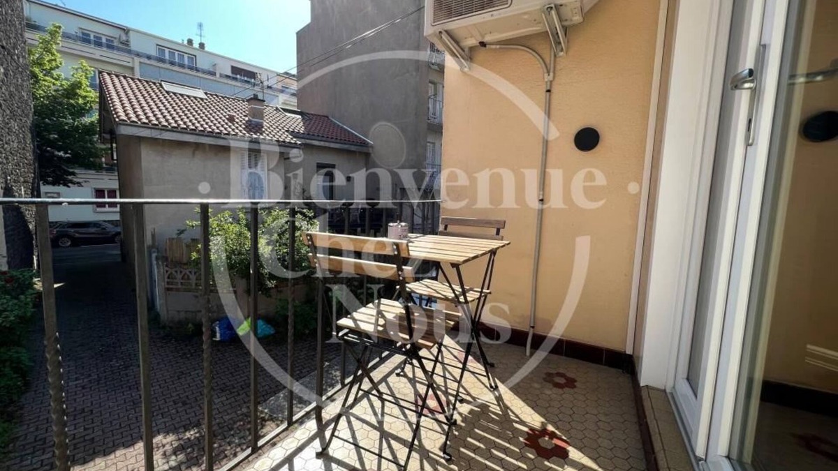 Sablon - Trudaine Apartment | Spacious Marx Dormoy with free parking. (C)
