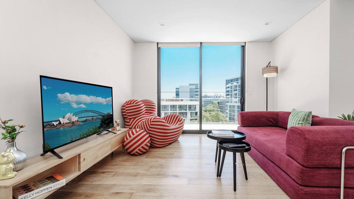 Mascot Apartment | Spacious Mascot Loft Apartment Near Train Station