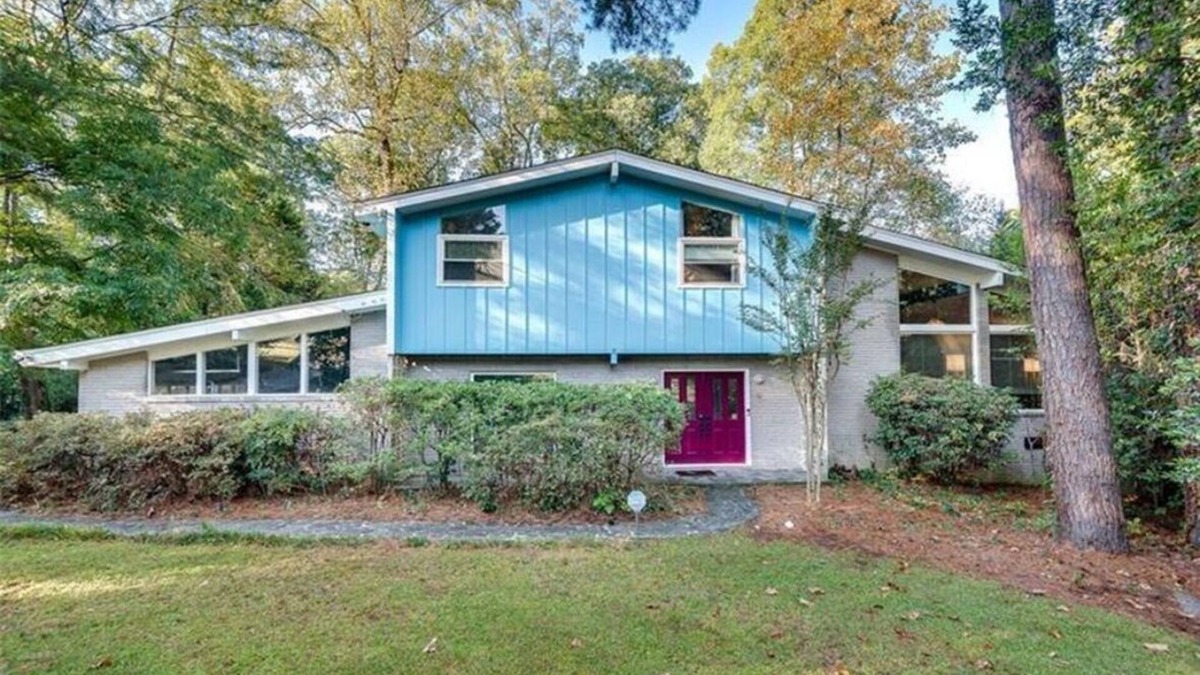 Atlanta House | Spacious Mid-Century with tons of amenities!