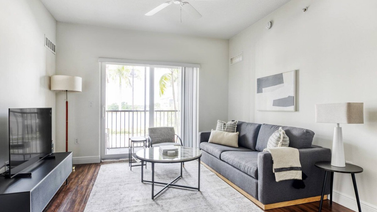 Miramar Apartment | Spacious Miramar 2BR w/Gym, Pool & W/D, nr WF, by Blueground